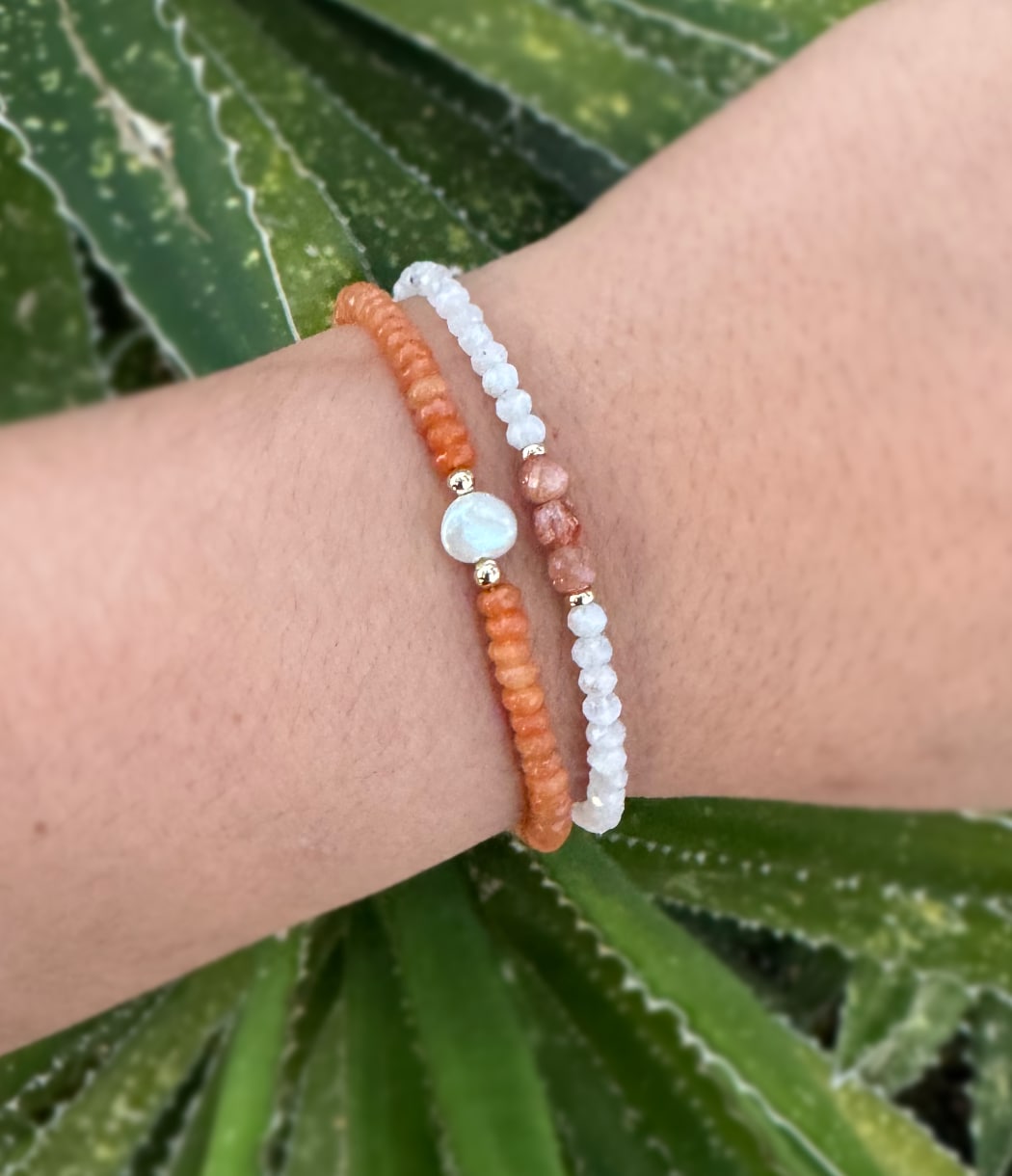 Carnelian and pearl gold bracelet